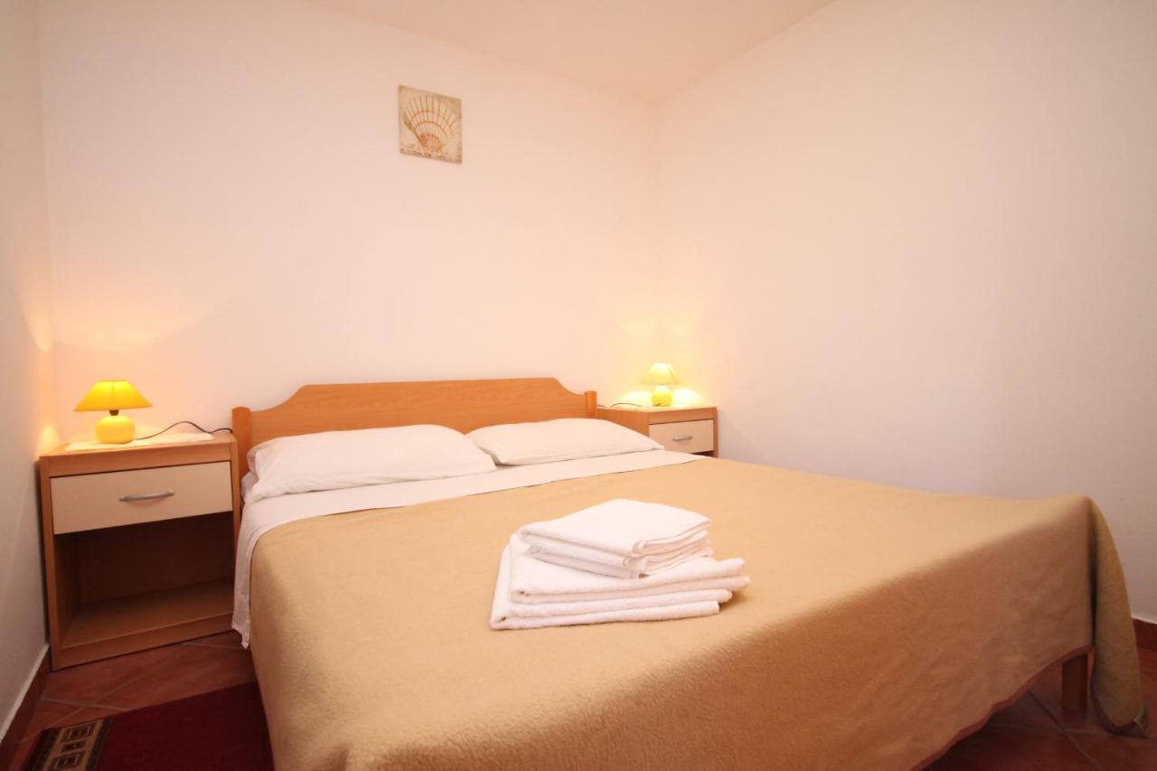 Apartments With A Parking Space Umag - 7039 Exterior photo